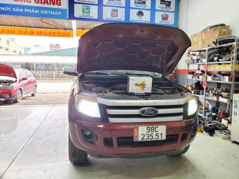 Độ đèn nâng cấp ánh sáng Ford Ranger